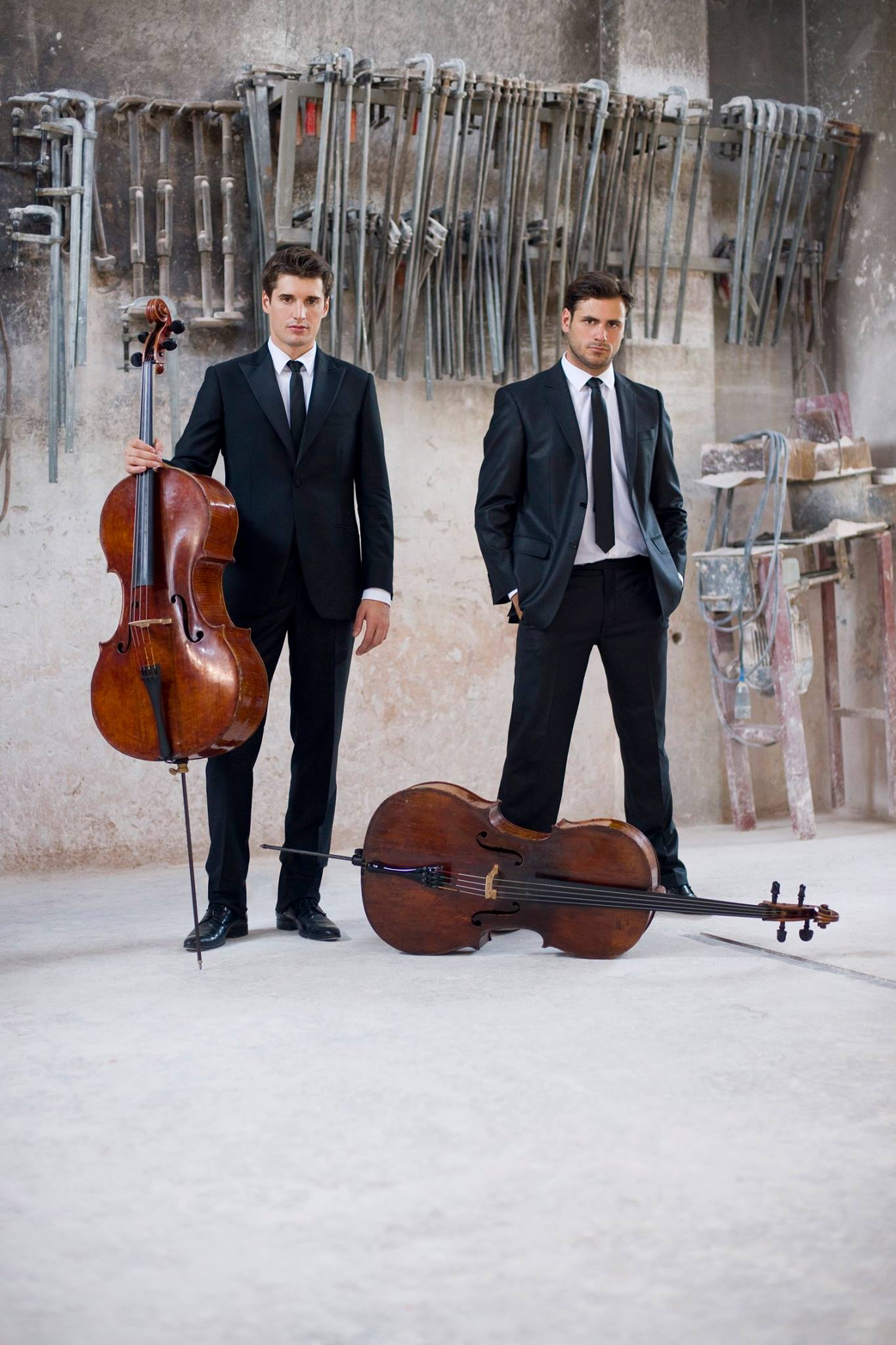 2CELLOS