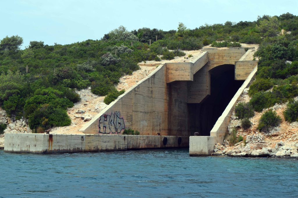 Militärtunnel Vis